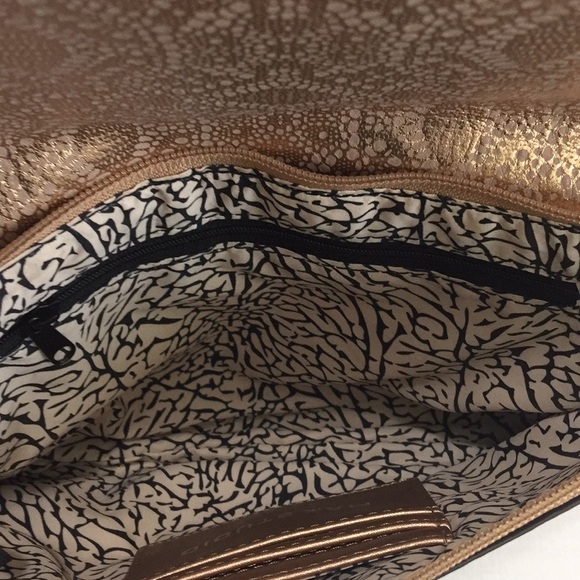 Max Studio Rose Gold Clutch - Picture 3 of 4